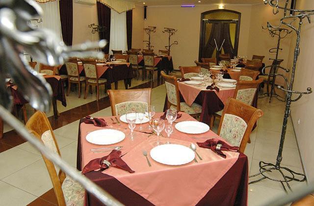 Pan Hotel Sumy Luaran gambar