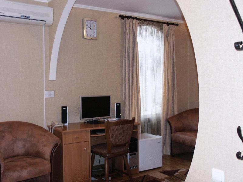 Pan Hotel Sumy Luaran gambar